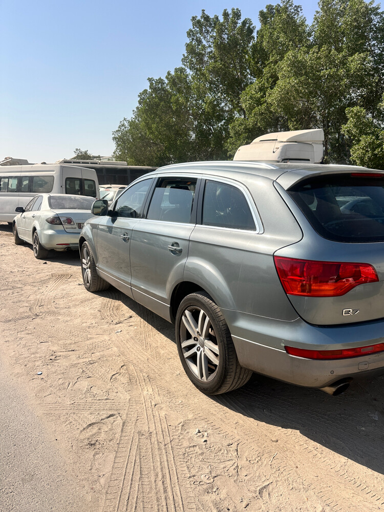 Audi q7 all parts available - 2