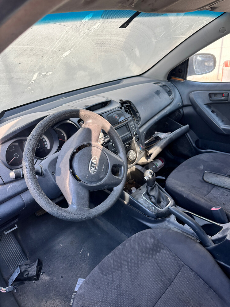 Kia cerato all parts available - 3