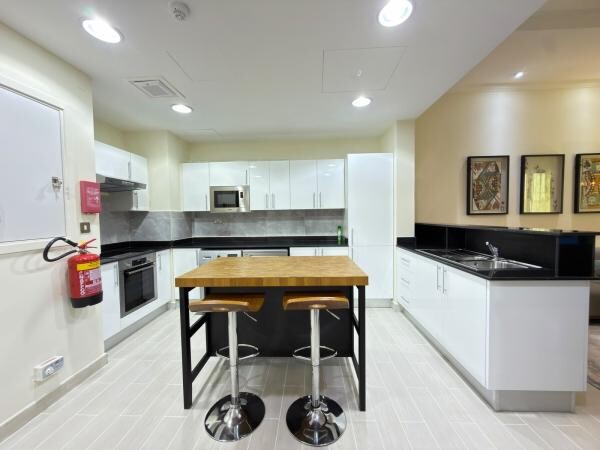PRIME 1 BHK W/ BALCONY | FOX HILLS - 5