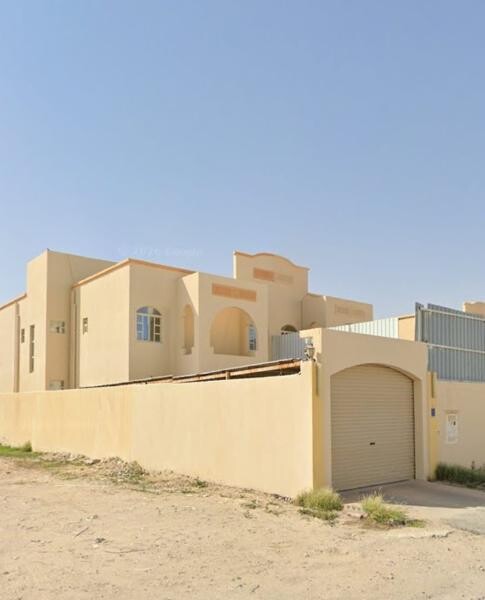 Semi-new villas for rent in Umm Al- - 15