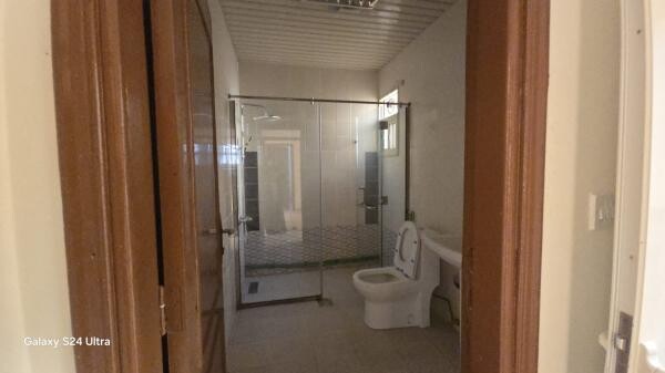 Semi-new villas for rent in Umm Al- - 2