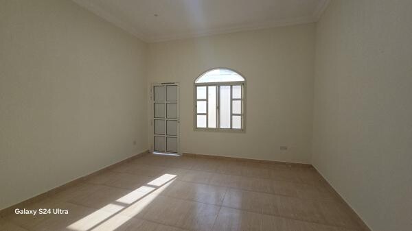 Semi-new villas for rent in Umm Al- - 4