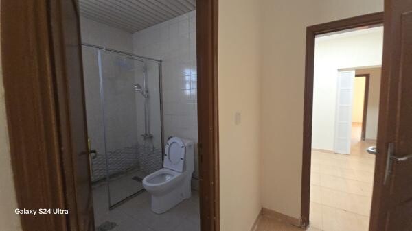 Semi-new villas for rent in Umm Al- - 7
