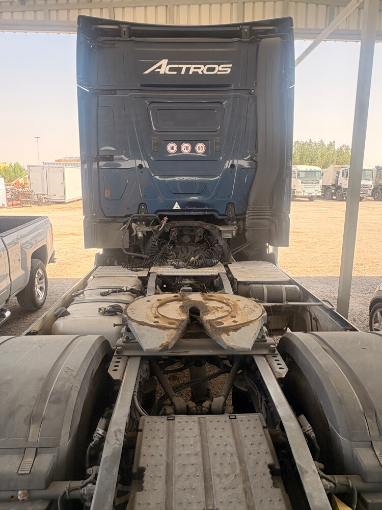 MERCEDES HEAD ACTROS 2015 - 5