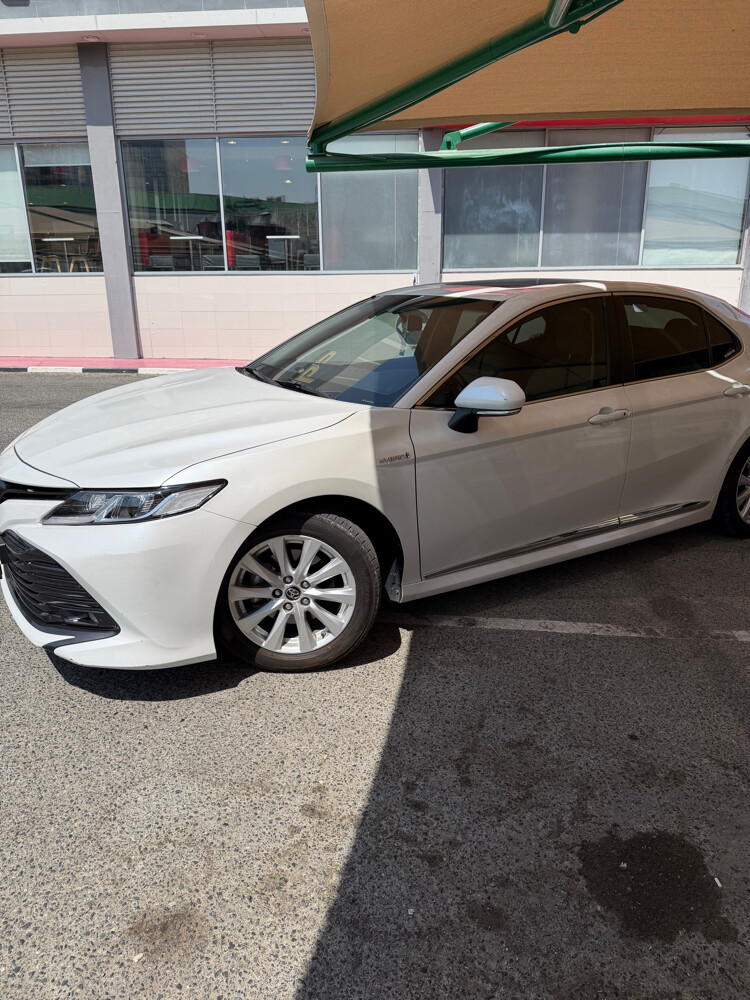 Toyota Camry 2019 Hybrid - 2
