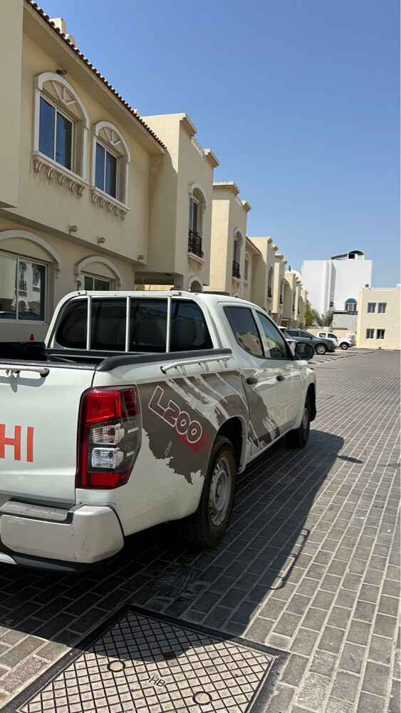 ميتسوبيشي ل ٢٠٠  - 3