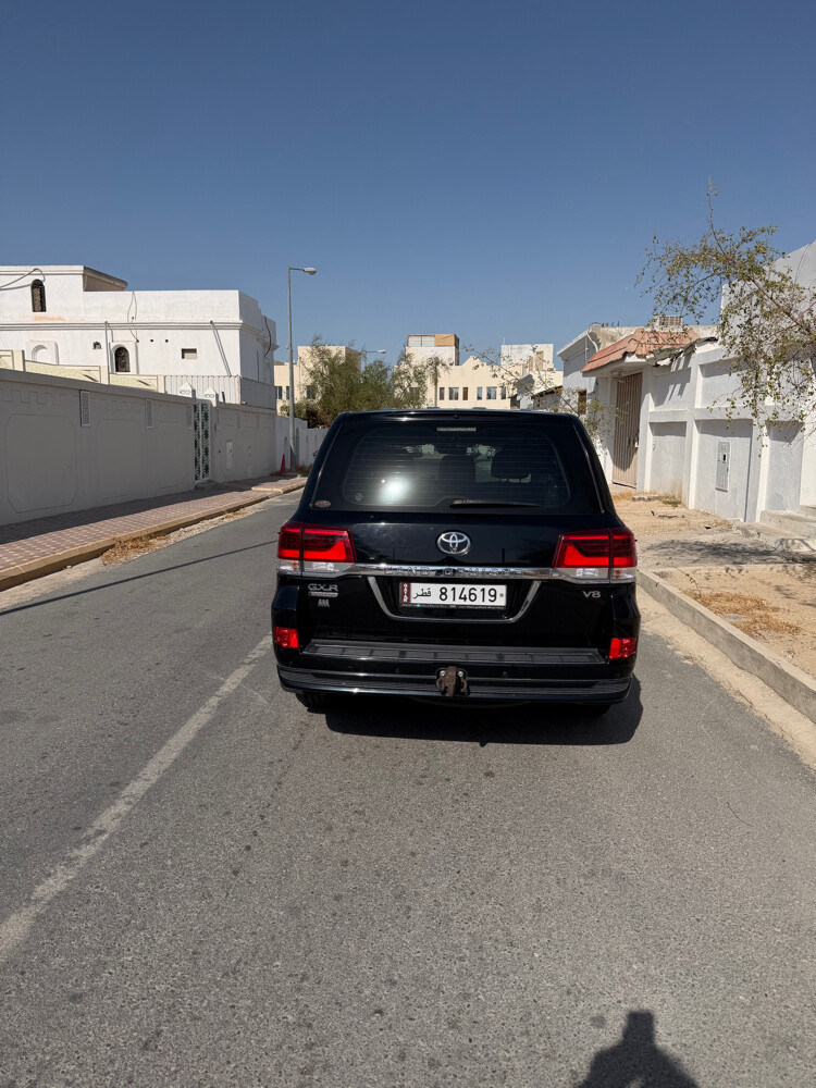 land cruiser grand touring2021 - 8