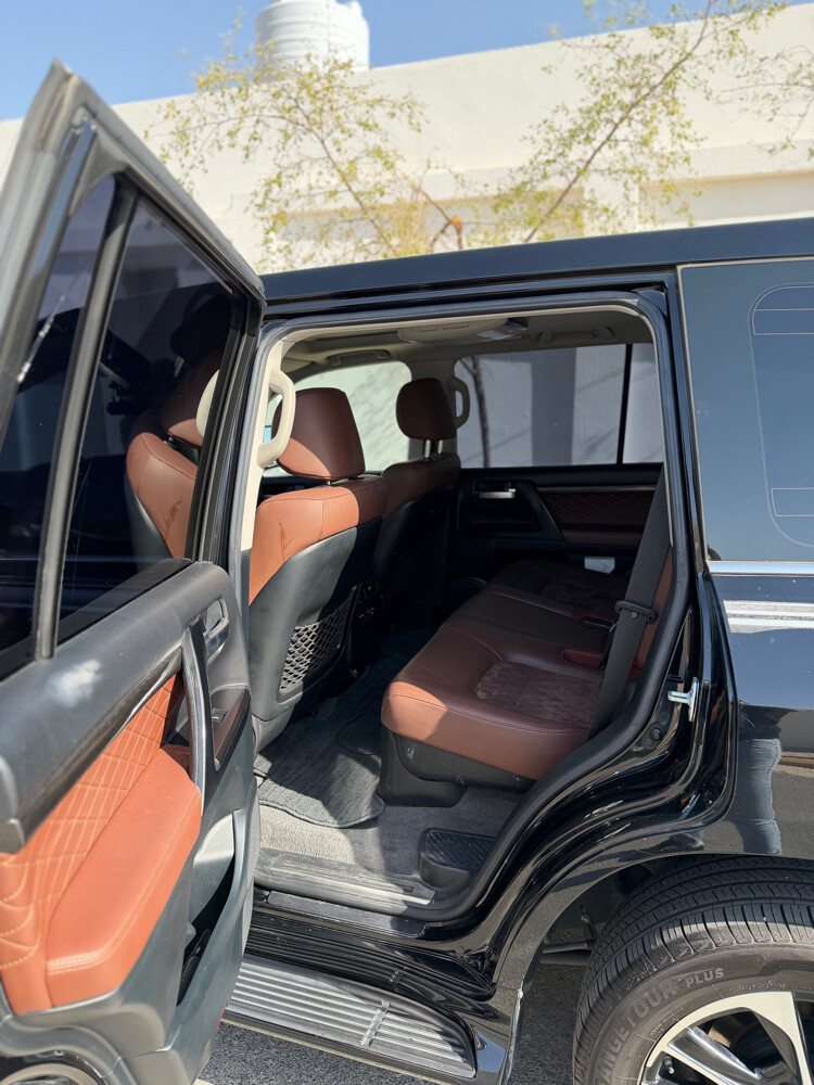 land cruiser grand touring2021 - 2
