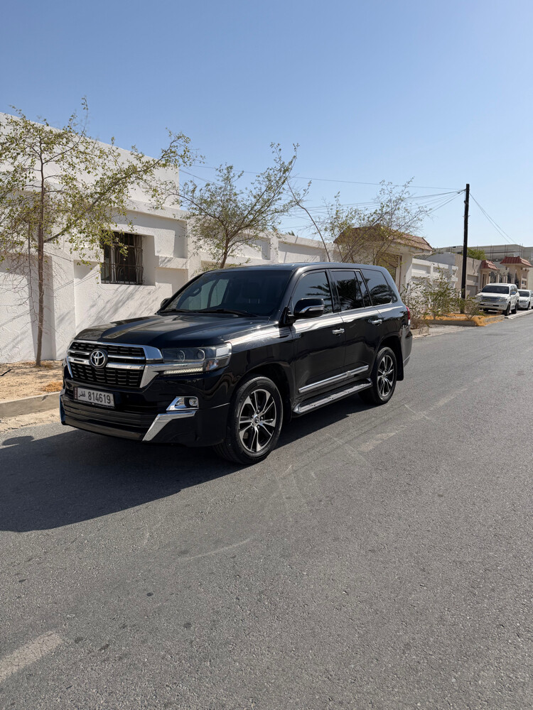 land cruiser grand touring2021 - 6