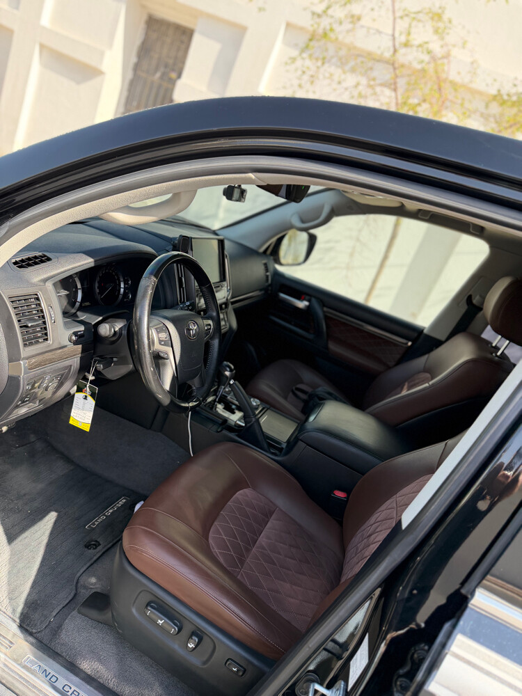 land cruiser grand touring2021 - 7