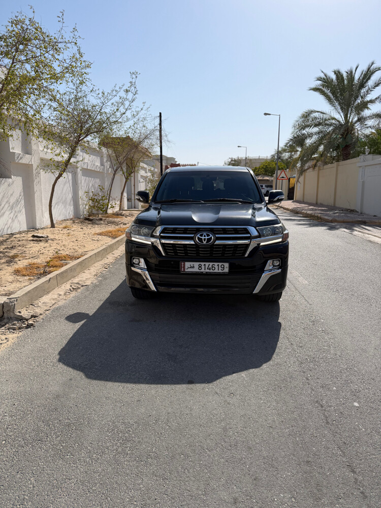 land cruiser grand touring2021 - 5