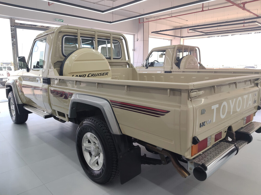 Toyota pickup - 3