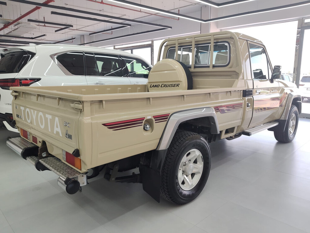 Toyota pickup - 4