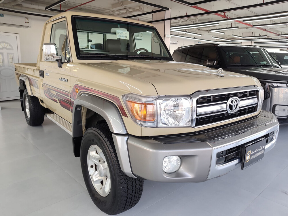 Land Cruiser Pickup - 2