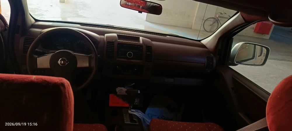 نيسان نافارا 2015 - 10