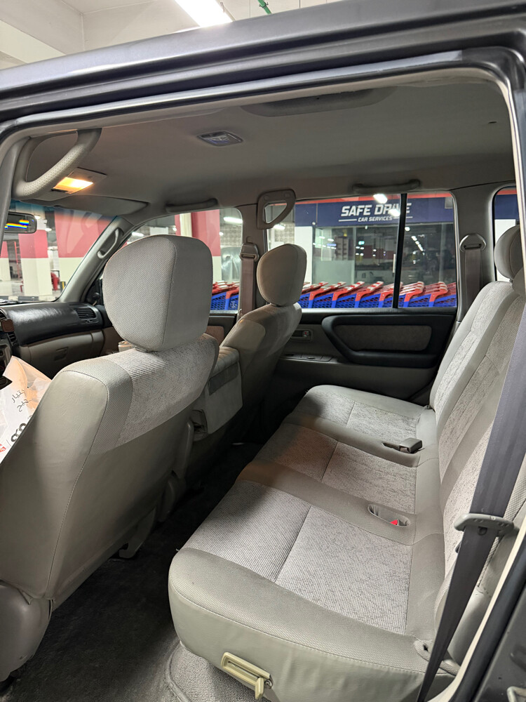 Land Cruiser G - 13