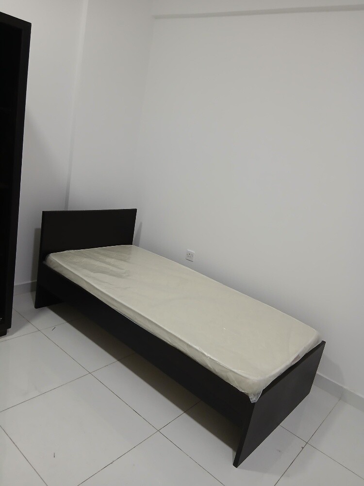 سرير ومرتبة متوفران - 25