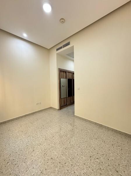 Al Najma Apartment 2 Bedrooms + LR - 11