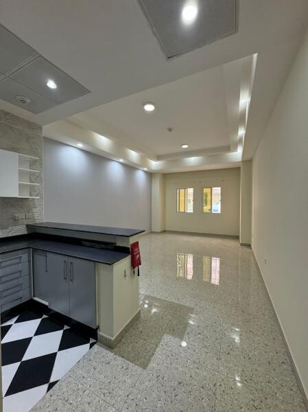 Al Najma Apartment 2 Bedrooms + LR - 10