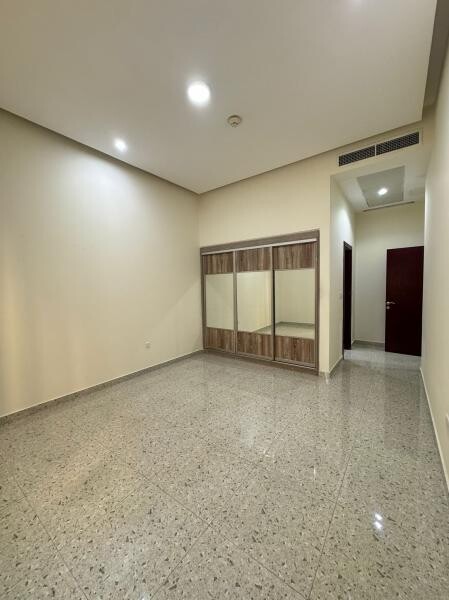 Al Najma Apartment 2 Bedrooms + LR - 12