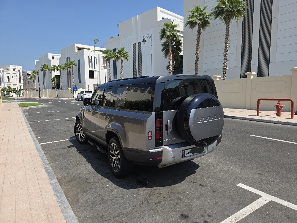 Land River Defender 130SE - 6