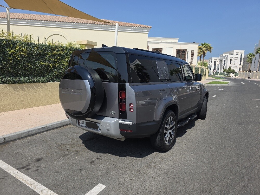 Land River Defender 130SE - 4