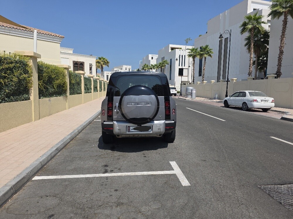 Land River Defender 130SE - 5