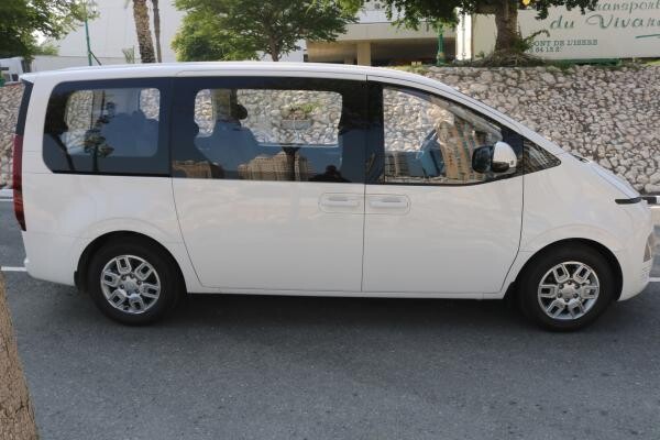 HYUNDAI  STARIA  2022 - 4