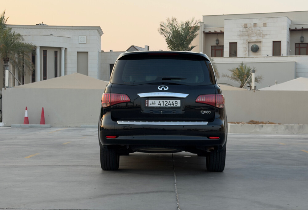 INFINITE QX80 like new - 2
