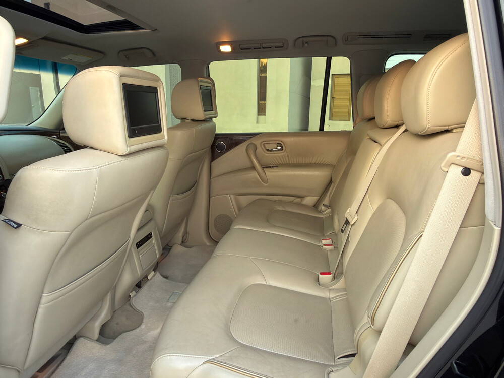 INFINITE QX80 like new - 9