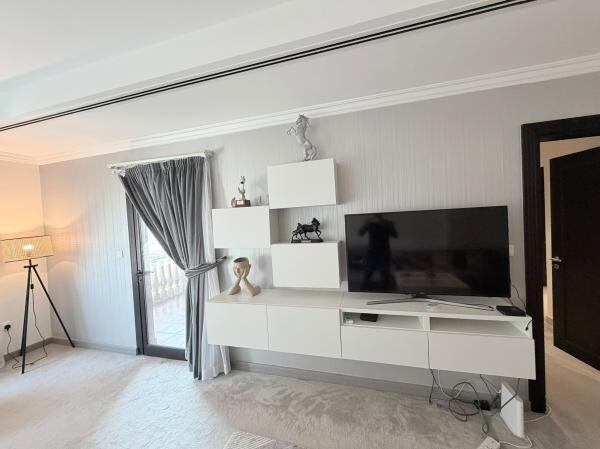 PRIME 1 BHK | BALCONY | GYM & POOL - 5