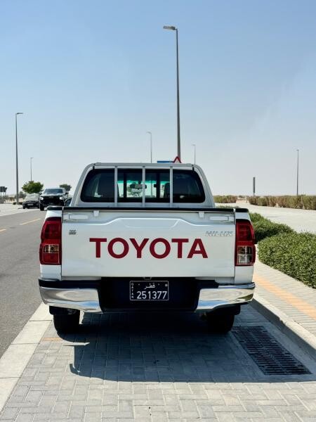 هايلوكس 2.0 عادي 2021 - 4