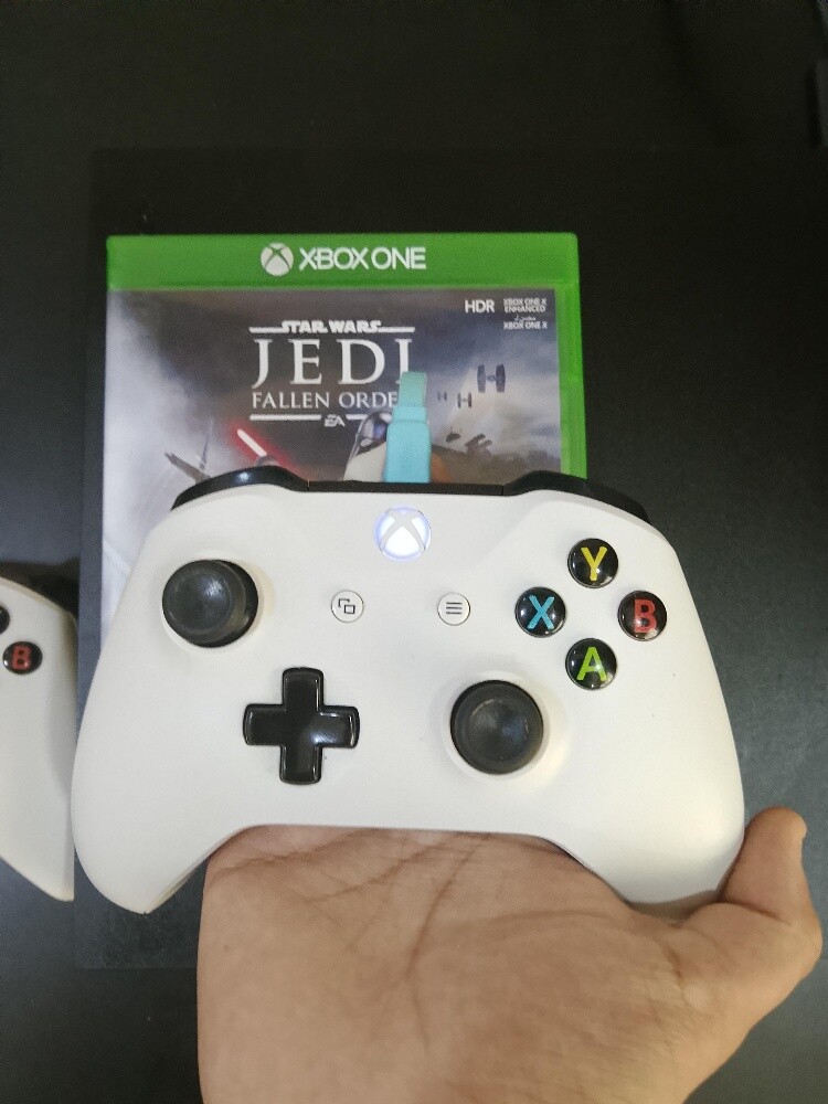 XBOX ONE X - 4