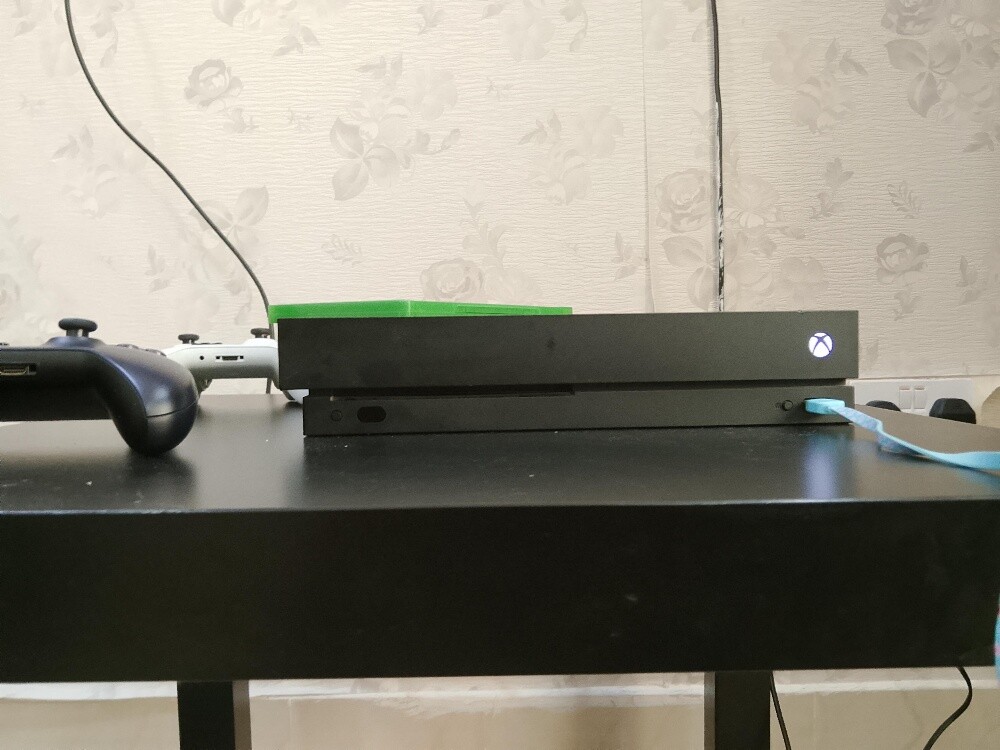 XBOX ONE X - 2