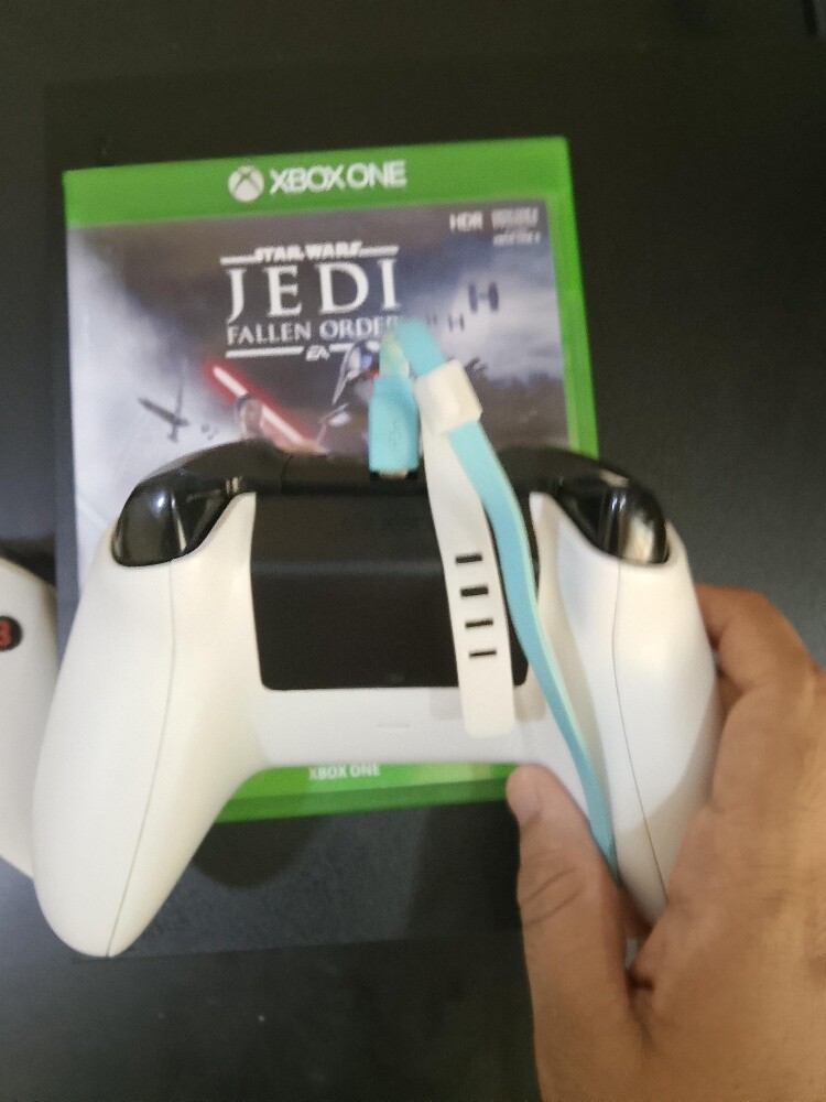 XBOX ONE X - 5