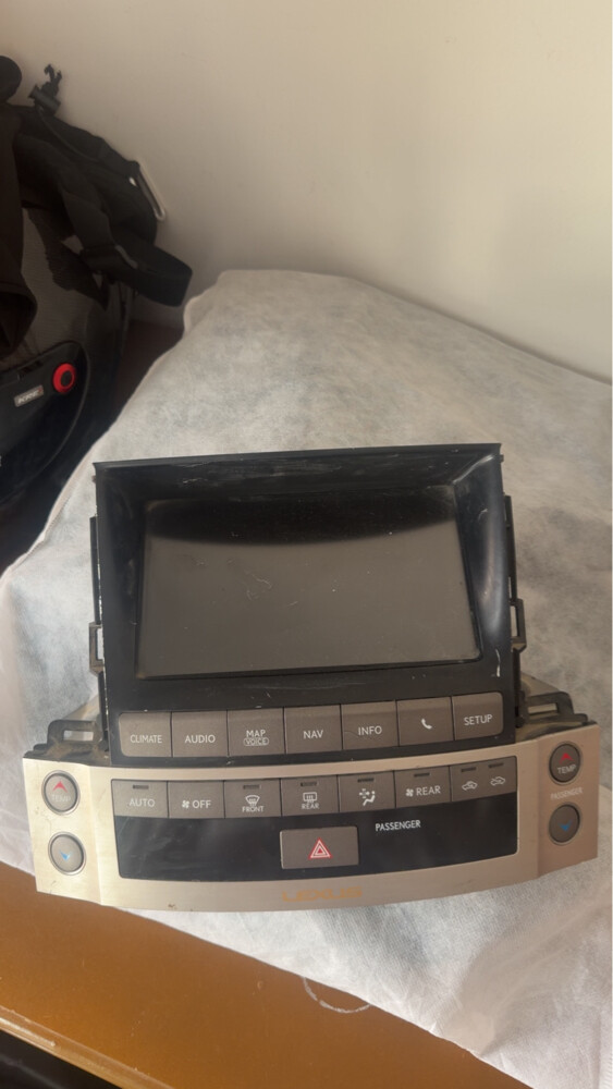 lexus lx570 screen - 1