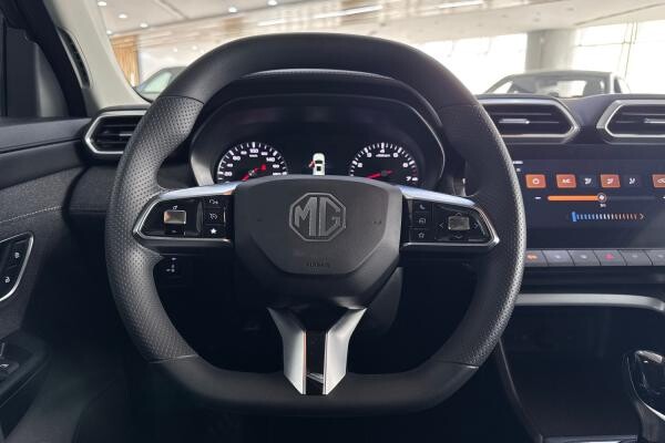 MG ZS 1.5L 2026 560 KM - 13