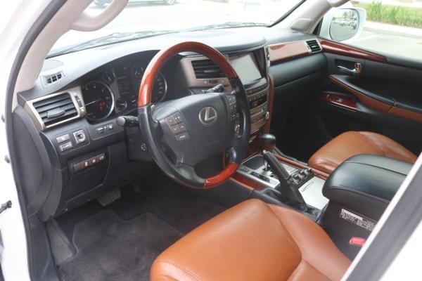 LEXUS LX570 - S -  2013 - 8