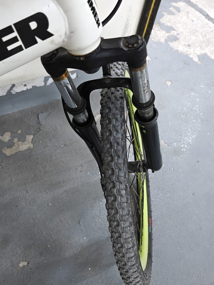 The rear gear is broken, all the ticks are there. - 3