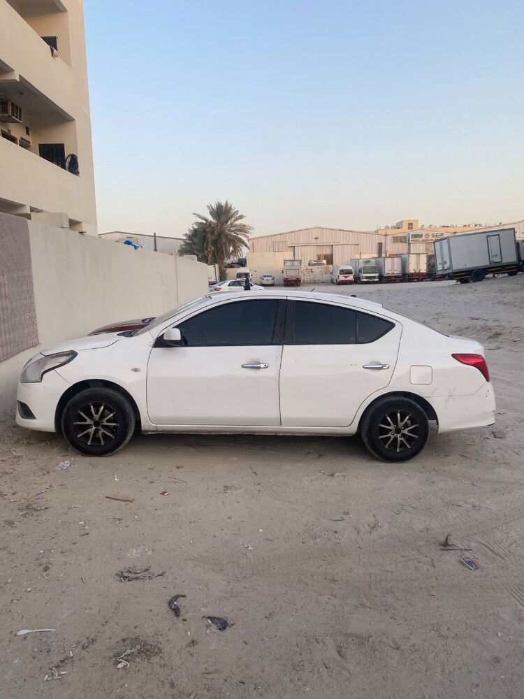 Nissan sunny - 11