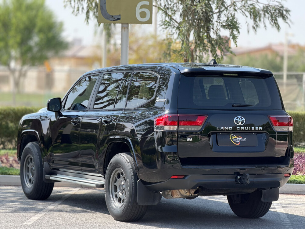 Toyota Land Cruiser GX - 4