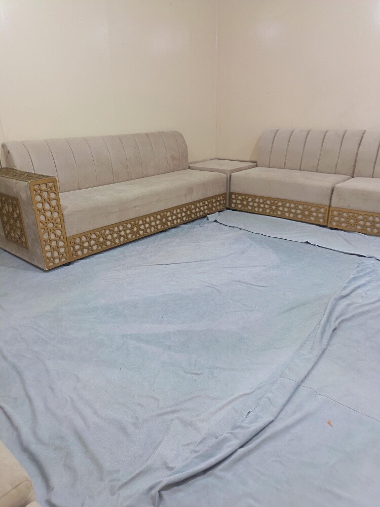 كنب كبير للبيع مفصل ٧٠٠٠ - 2