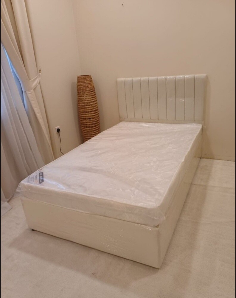 سرير ومرتبة متوفران - 1