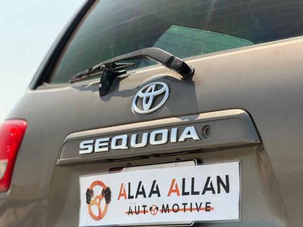 Toyota Sequoia SR5 2012 - 7