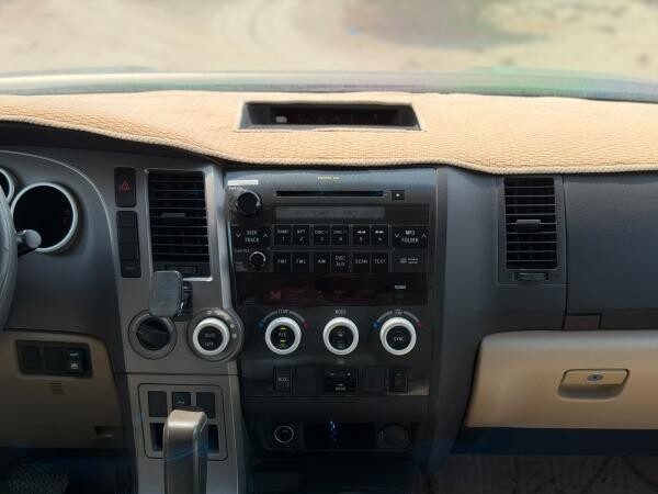 Toyota Sequoia SR5 2012 - 11