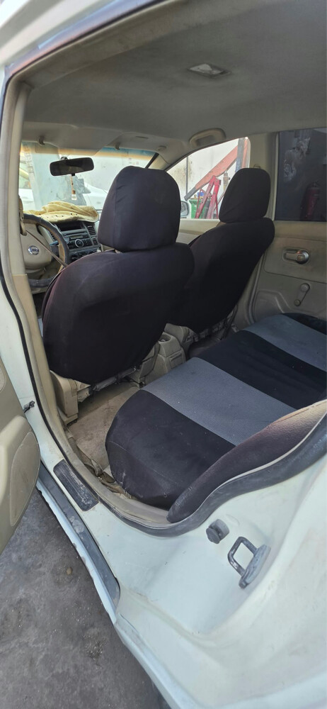 Nissan tiida hatchback  - 3