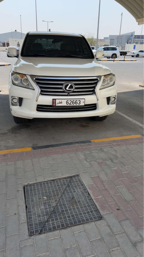 للبيع لكزس وكالة.    - 1