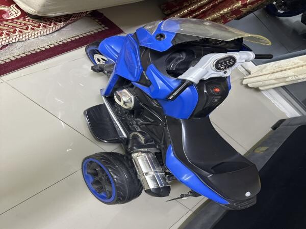 It is a used car for children - 2