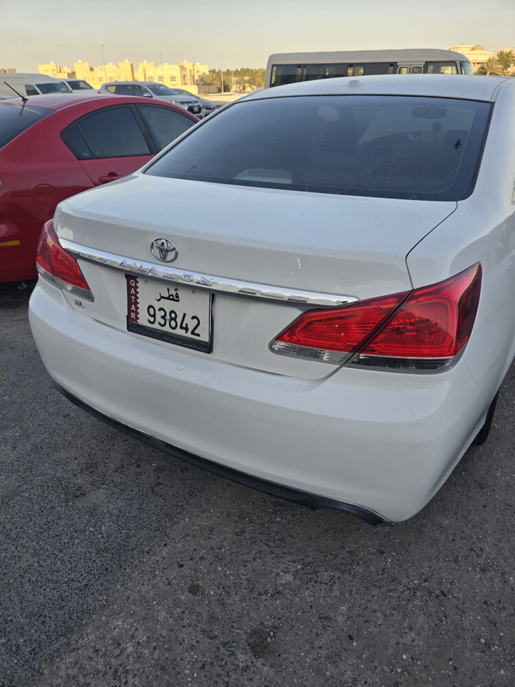 تويوتا أفالون نظيفه ستخدام يومي ب - 2