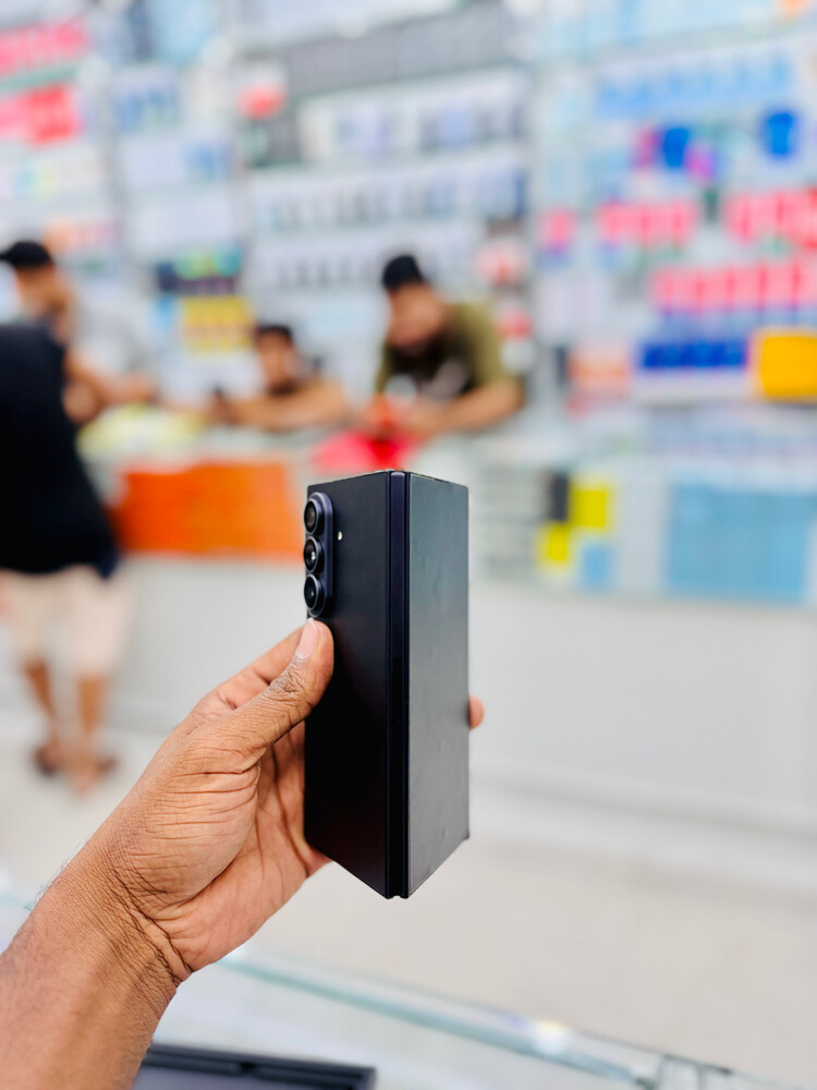 Samsung Galaxy Z Fold 8 Ultra  - 4